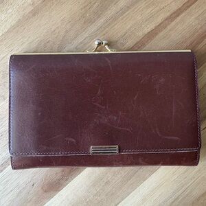 French vintage Le Tanneur right brown leather wallet.